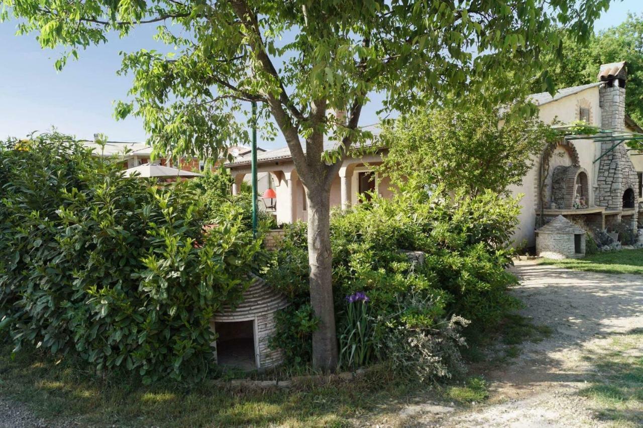 Apartman Eric Lägenhet Pula Exteriör bild