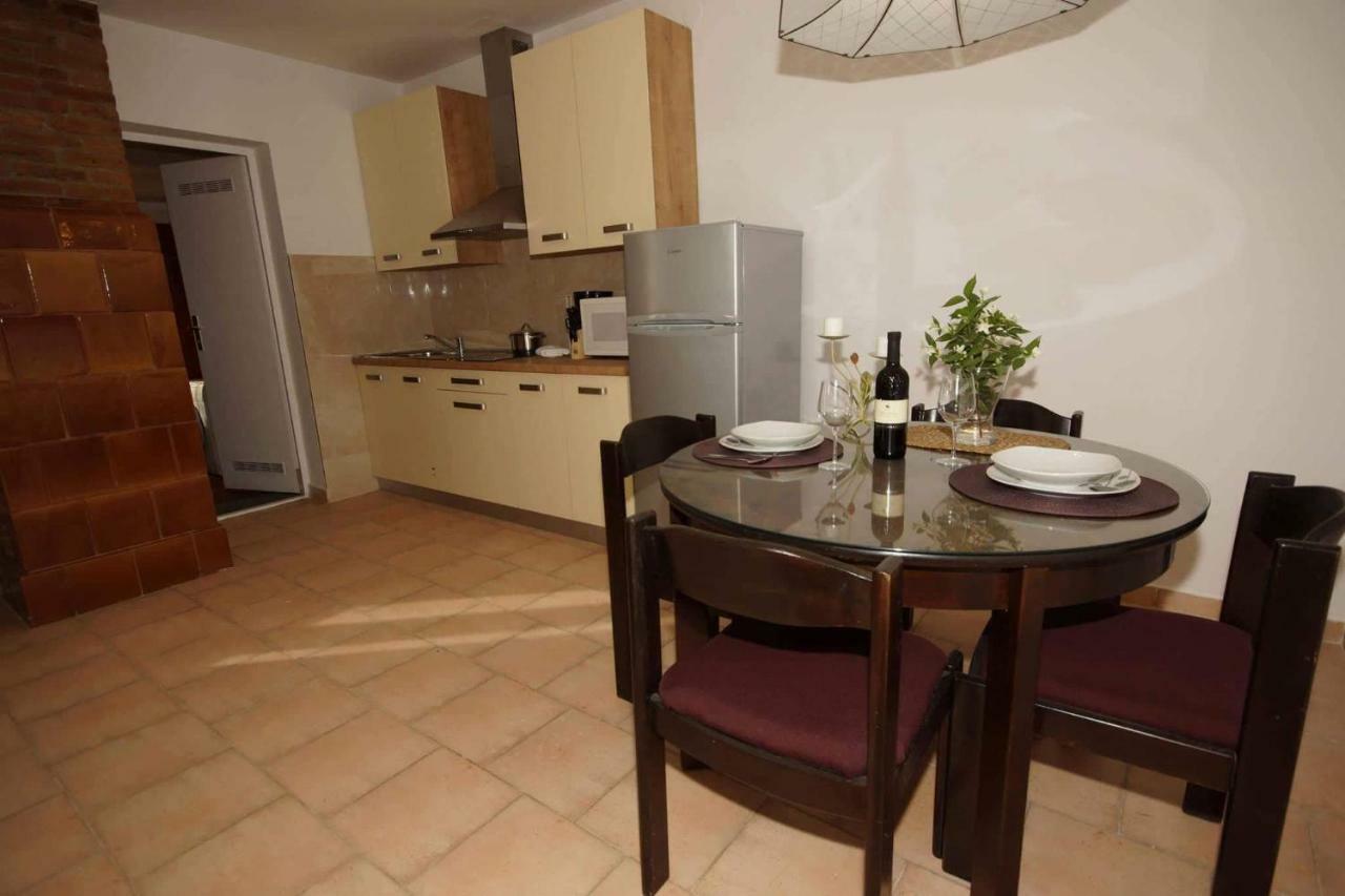 Apartman Eric Lägenhet Pula Exteriör bild